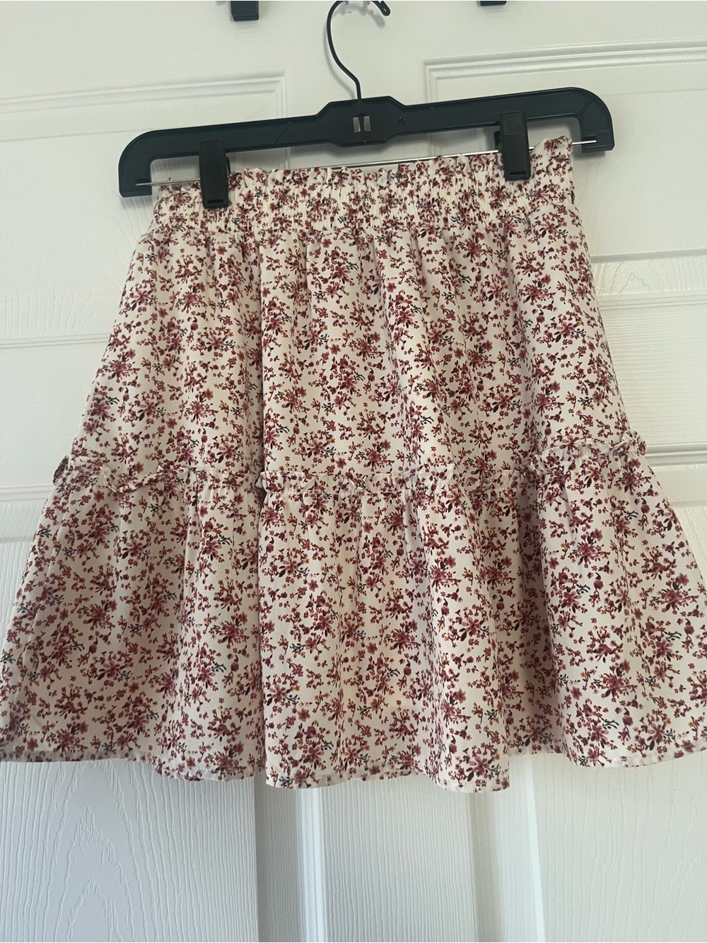 Paper Crane Cream Mini Skirt with Burgundy Floral Print - Picture 3 of 7